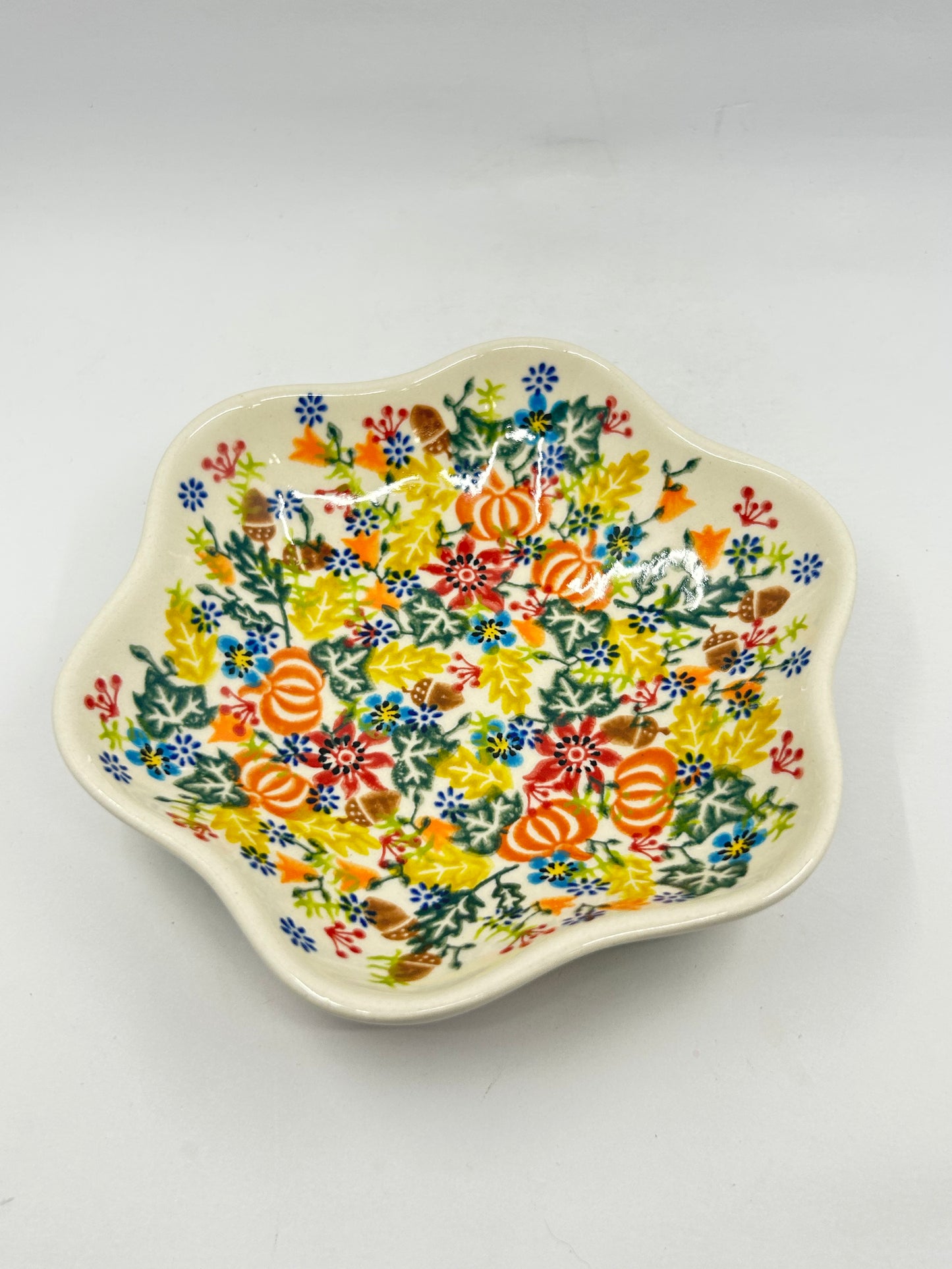 Flower Shaped Bowl - U1-666