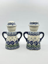 Load image into Gallery viewer, Salt &amp; Pepper Man &amp; Woman Set - MC22
