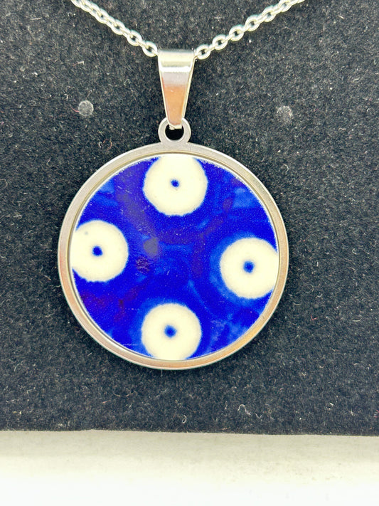 Sylvia Round Necklace with Chain - Traditional Dot