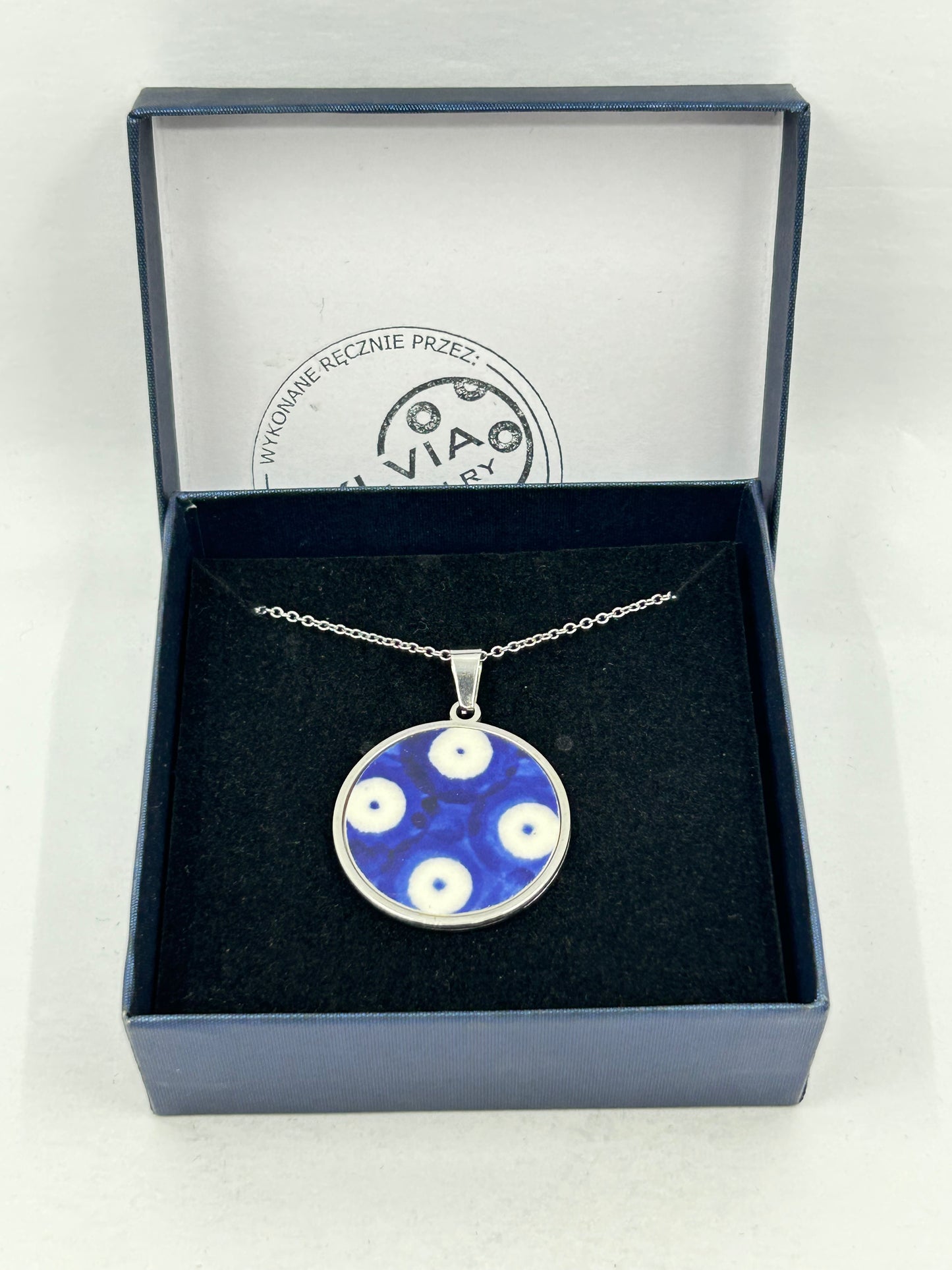Sylvia Round Necklace with Chain - Traditional Dot