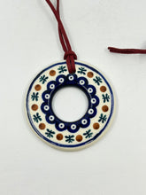Load image into Gallery viewer, Circle Necklace - Mosquito