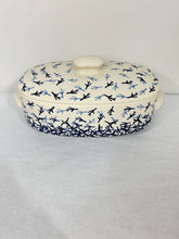 Load image into Gallery viewer, Oval Covered Baker ~ JZ74