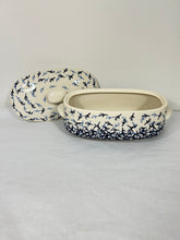 Load image into Gallery viewer, Oval Covered Baker ~ JZ74