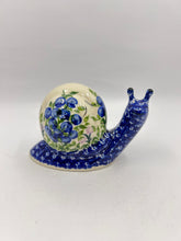Load image into Gallery viewer, Blue Small Snail - U288