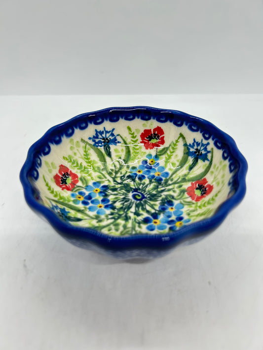 Scalloped Bowl - A922 - A1