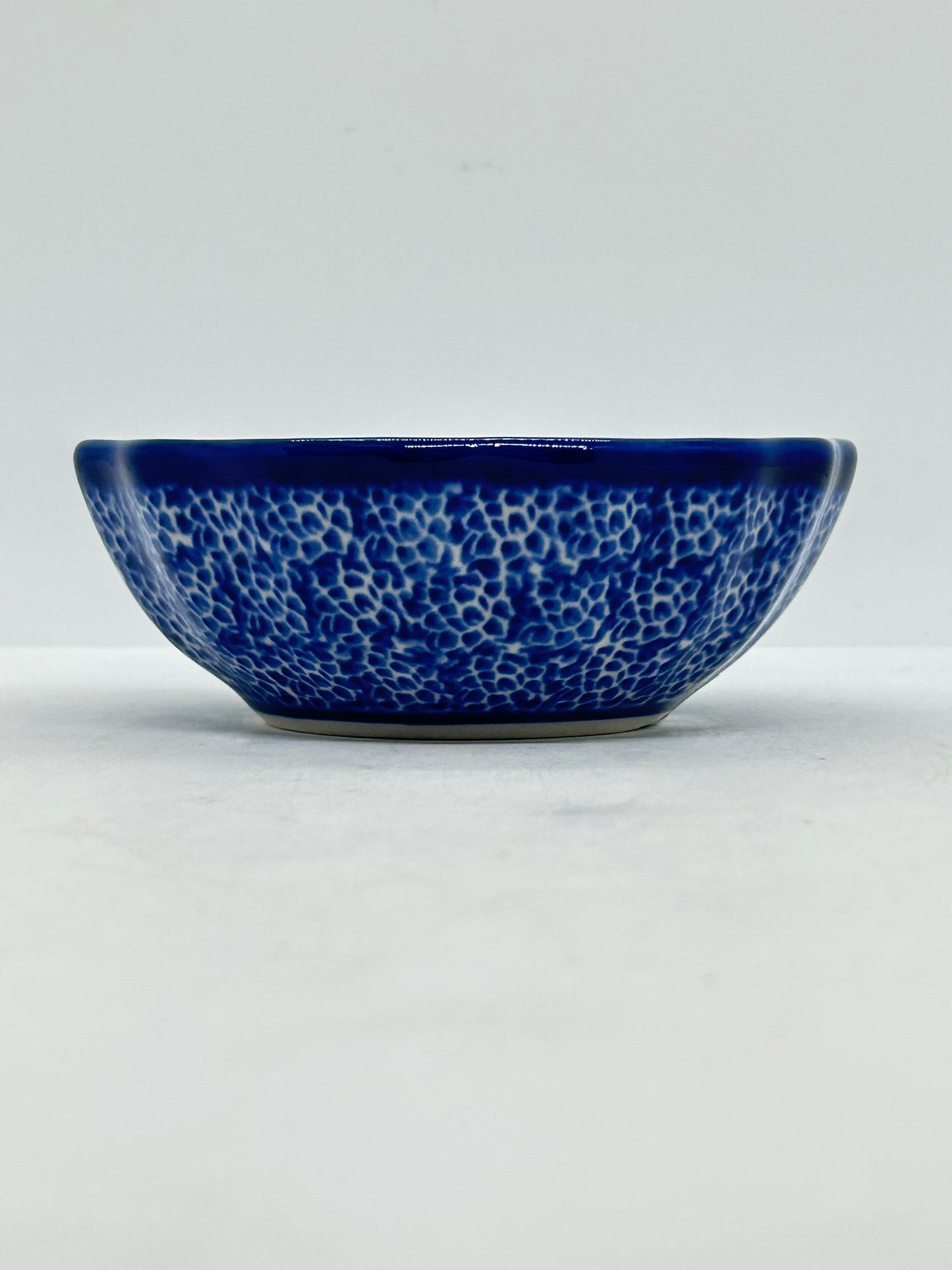 Scalloped Bowl - A922 - A1