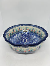 Load image into Gallery viewer, Baker ~ Bundt Pan ~ 2913X ~ T4!