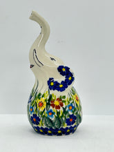 Load image into Gallery viewer, Elephant Ring Holder - Grassy Daisy -U1