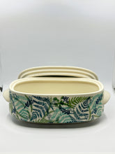 Load image into Gallery viewer, Oval Covered Baker ~ GZ39