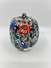 Load image into Gallery viewer, A446 Small Pumpkins D66