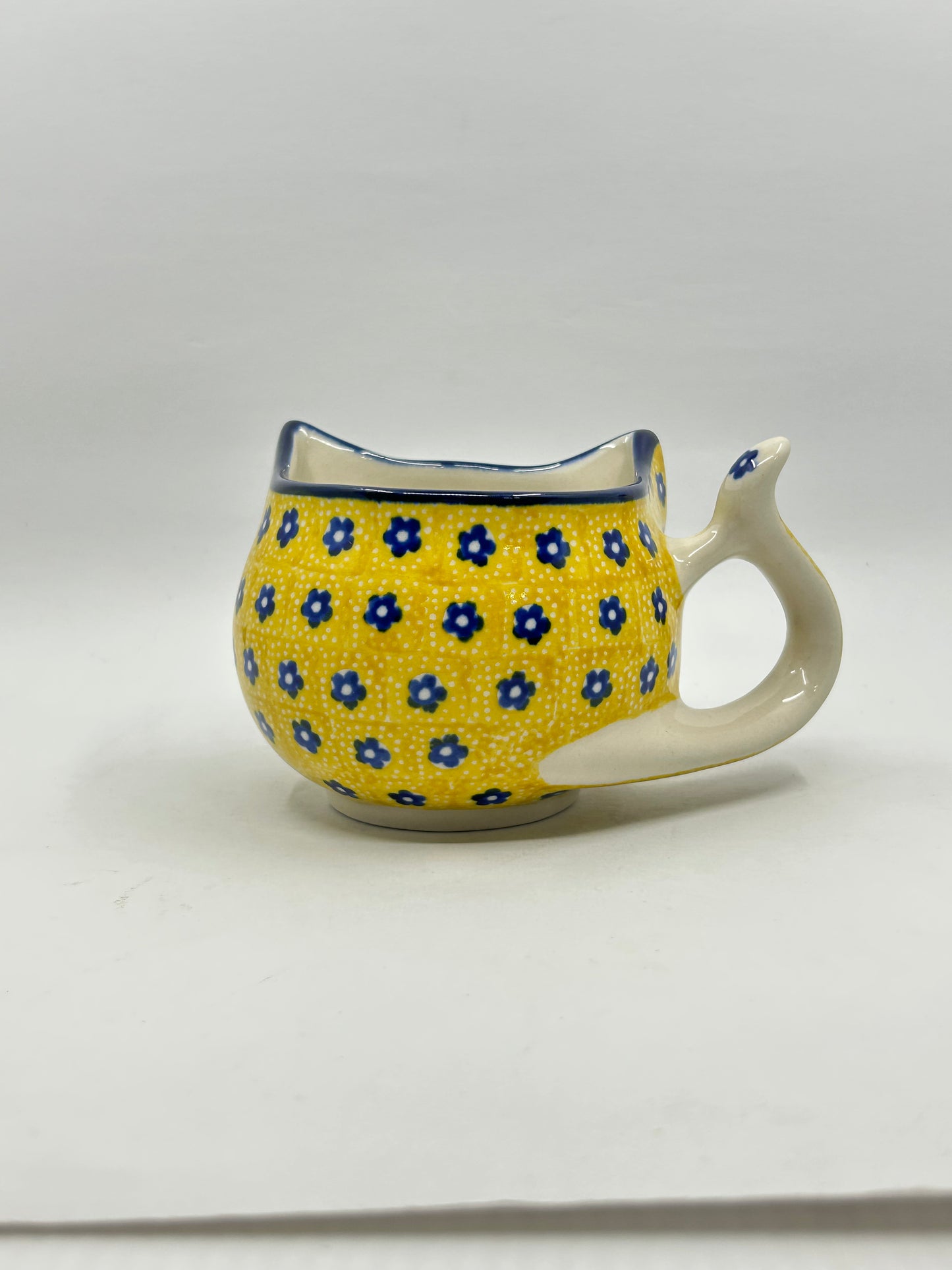 H16 Cat Cup & Saucer ~ 242X - T3*
