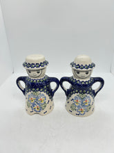 Load image into Gallery viewer, Salt &amp; Pepper Man &amp; Woman Set - 00BR