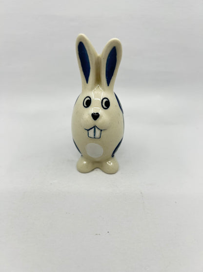 Figurine ~ Rabbit ~ 3.75 inches ~ 0054A ~ T4*