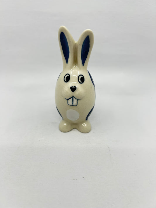 Figurine ~ Rabbit ~ 3.75 inches ~ 0054A ~ T4*