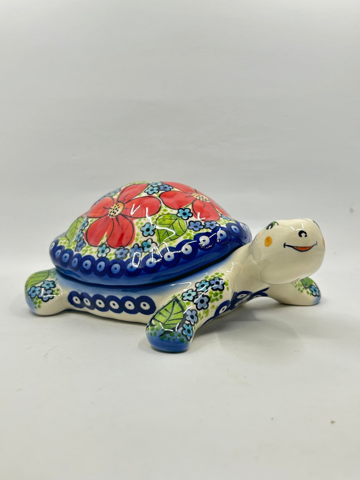 Turtle with cover that comes off  - A-C1 - Art