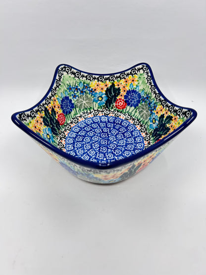 Bowl ~ Star Shaped ~ 7.25w ~ U2738 ~ U4*