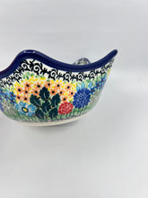 Load image into Gallery viewer, Bowl ~ Star Shaped ~ 7.25w ~ U2738 ~ U4*