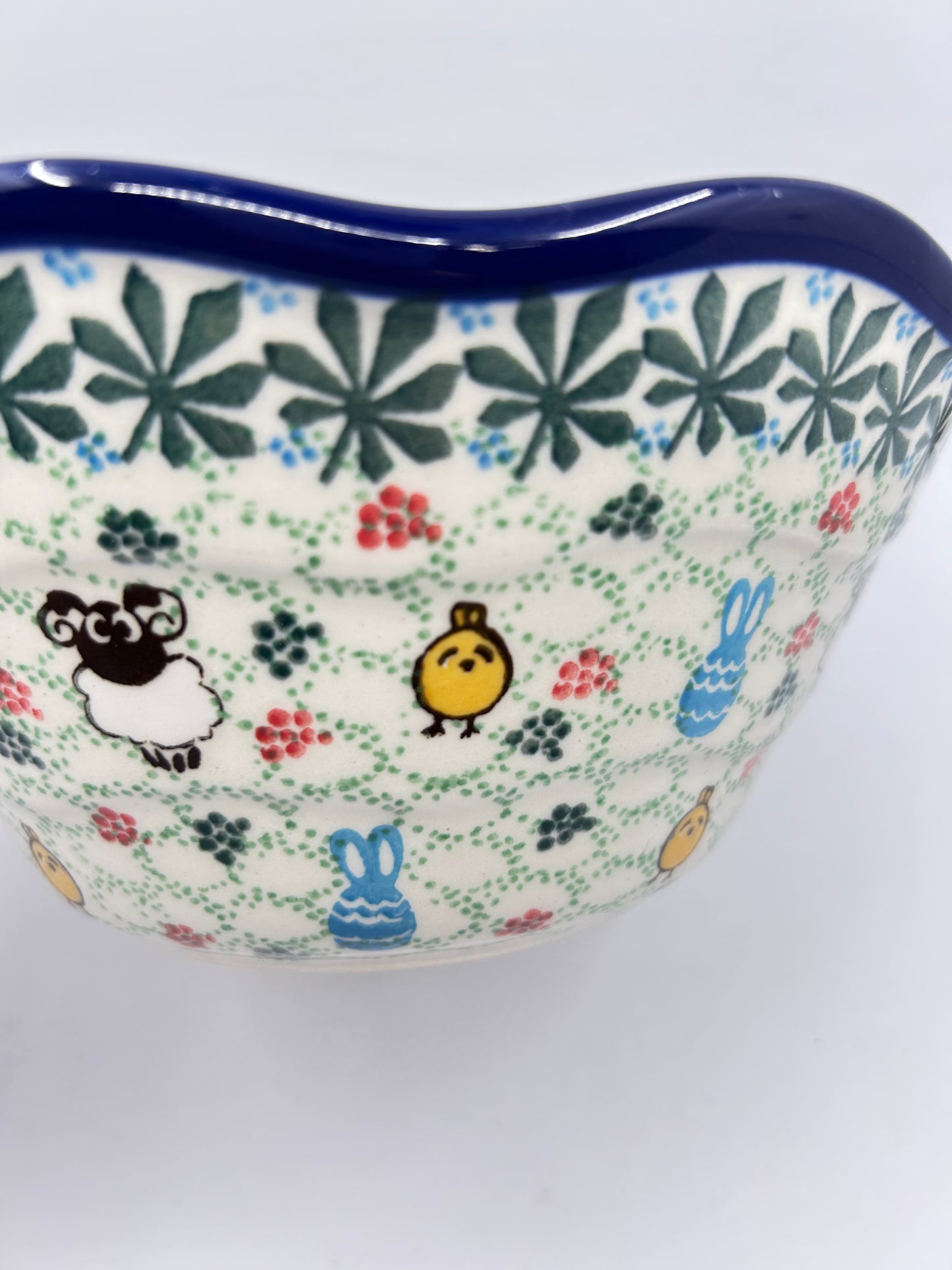 Bowl ~ Wavy Edge ~ Small ~ 8 inch ~ U5194 ~ U3*