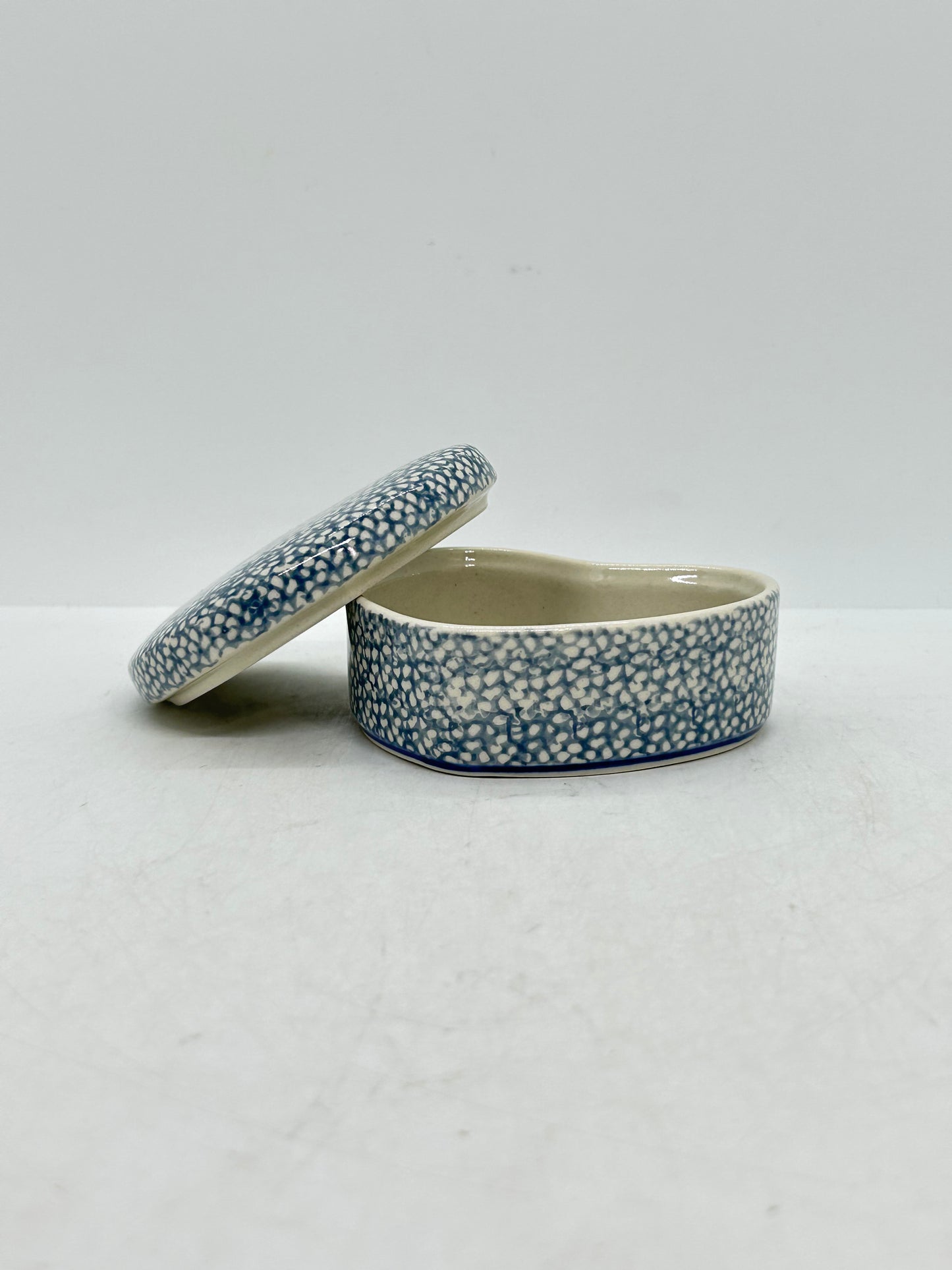 Heart Shaped Container ~ 4" ~ 288A - T1!