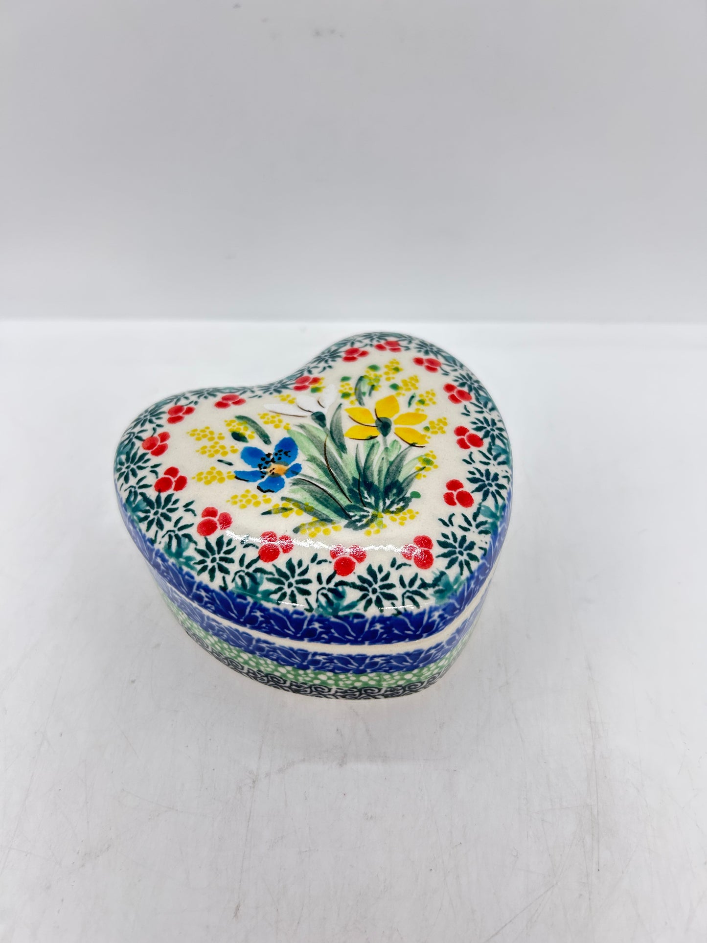 Heart Shaped Container ~ 4" ~ U5131 - U4!