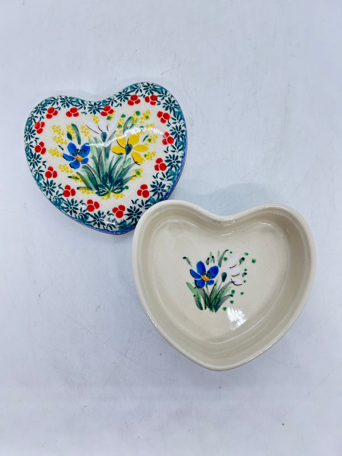 Heart Shaped Container ~ 4" ~ U5131 - U4!