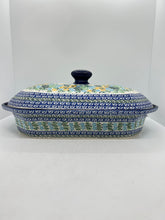Load image into Gallery viewer, Baker ~ Covered Casserole ~ 9.5 x 12 inch ~ U5106 ~ U3!