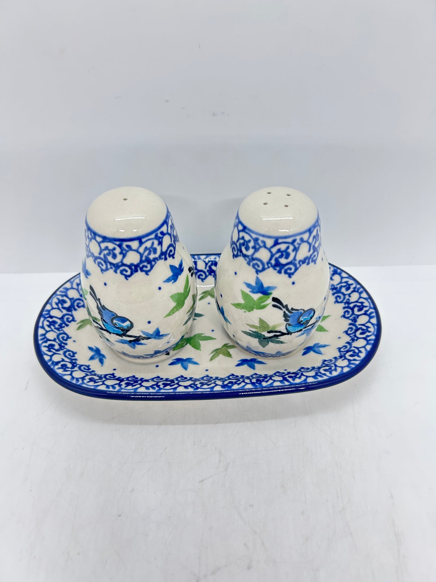 Salt and Pepper ~ 3.25 inch ~ 3235X ~ T4!