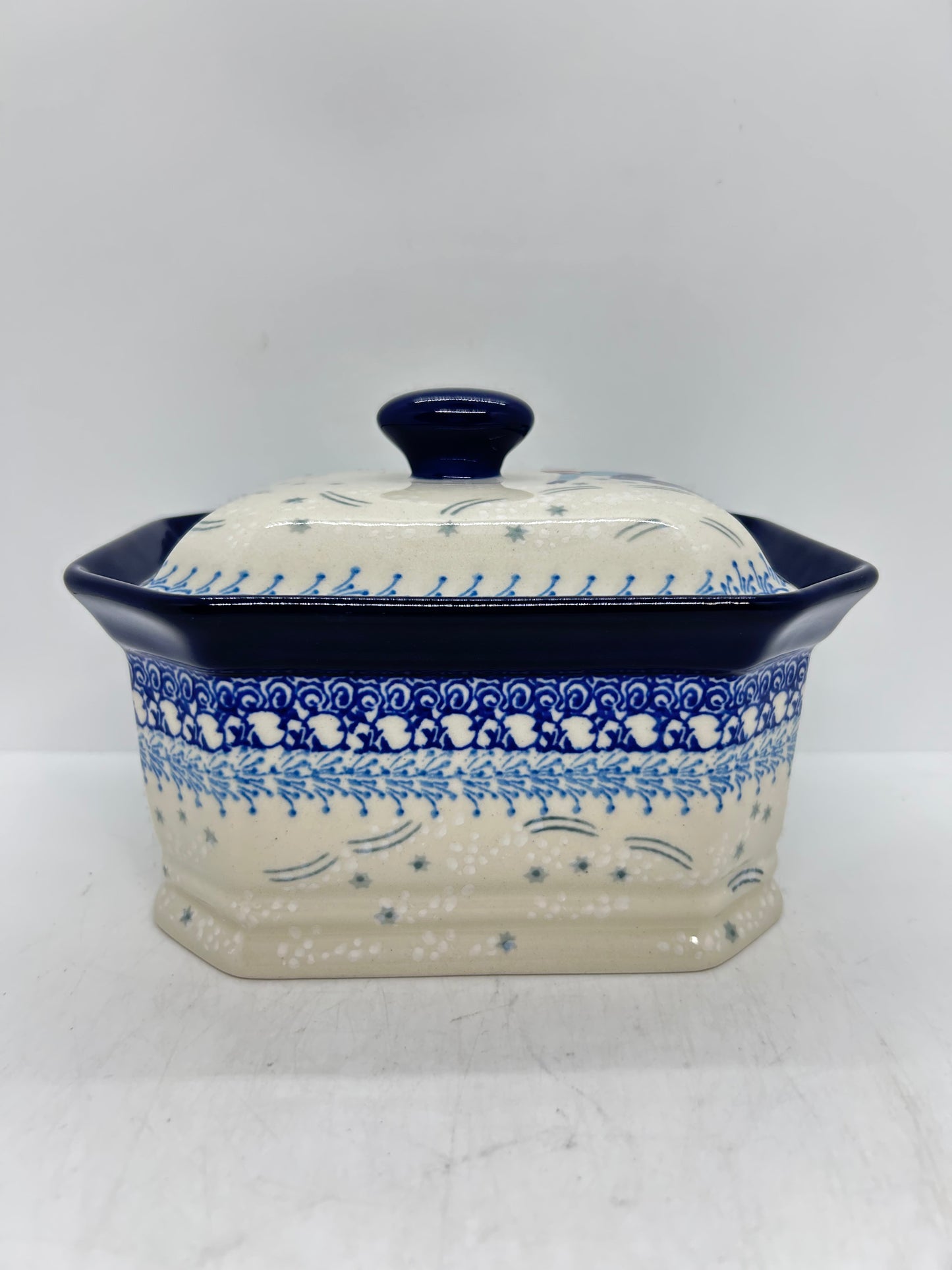 Covered Container ~ 4"H x 4"W x 6"L ~ U5120 ~ U3!
