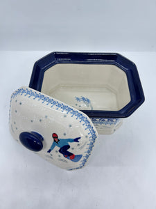 Covered Container ~ 4"H x 4"W x 6"L ~ U5120 ~ U3!