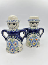 Load image into Gallery viewer, Salt &amp; Pepper Man &amp; Woman Set - 00BR