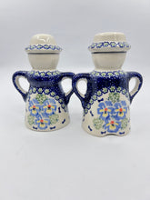 Load image into Gallery viewer, Salt &amp; Pepper Man &amp; Woman Set - 00BR