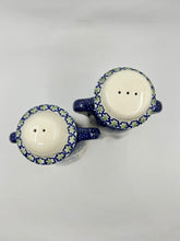Load image into Gallery viewer, Salt &amp; Pepper Man &amp; Woman Set - 00BR