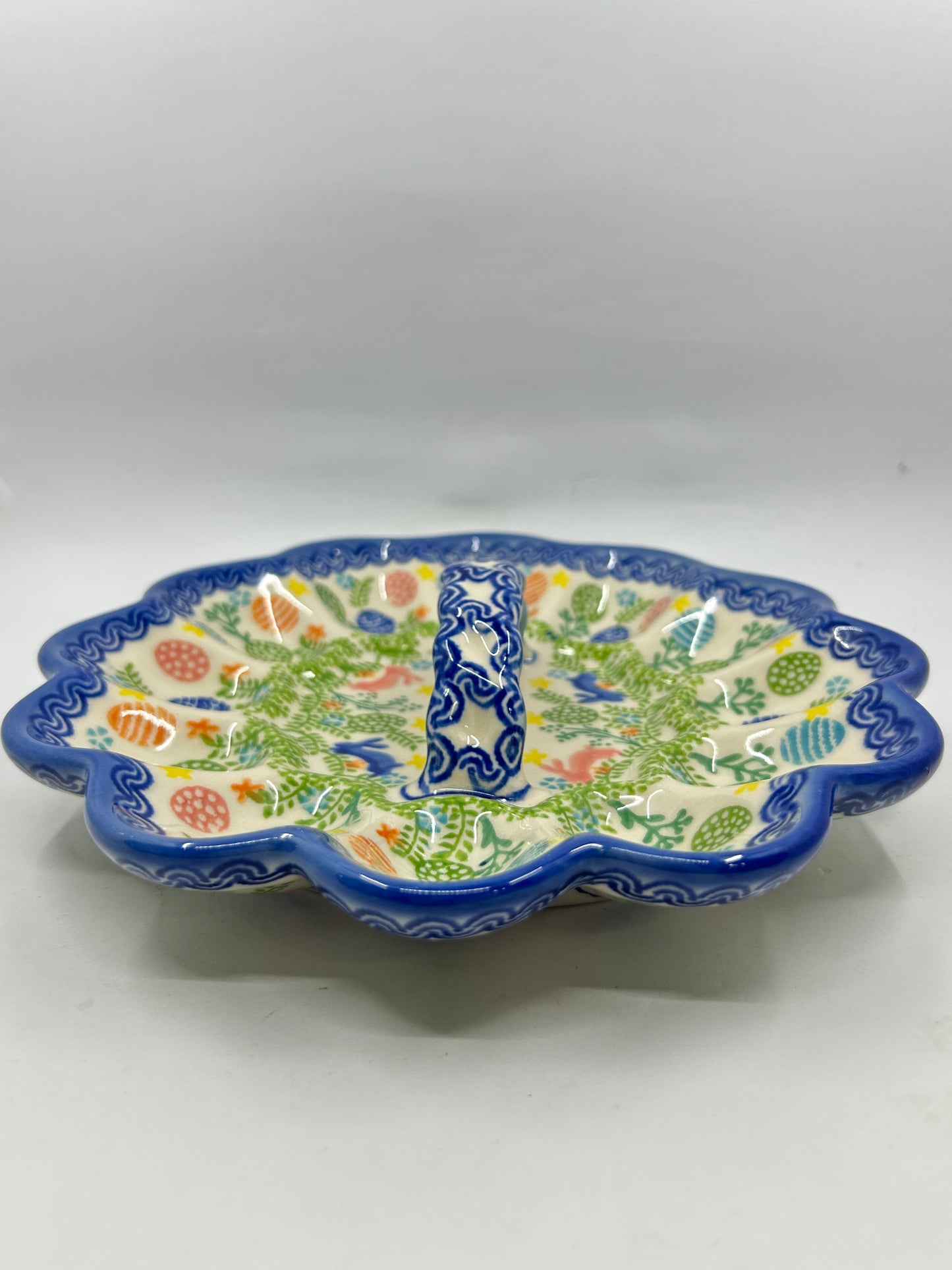 T13 Egg Dish with Handle U-Z3