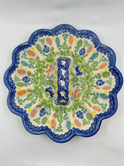 T13 Egg Dish with Handle U-Z3