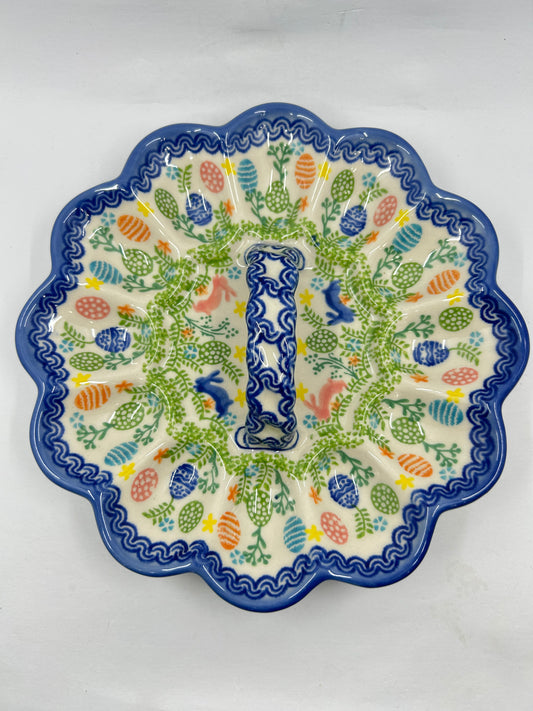 T13 Egg Dish with Handle U-Z3
