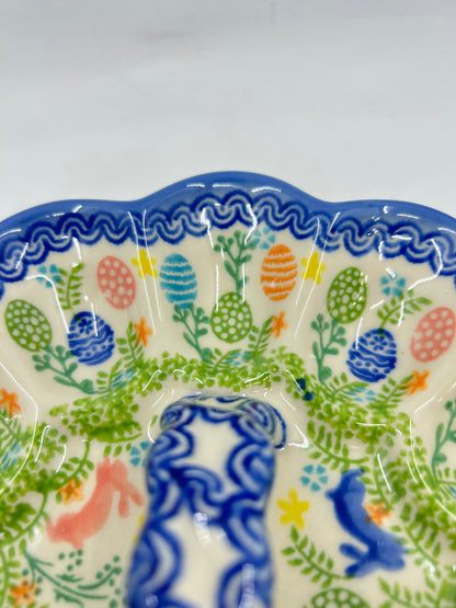 T13 Egg Dish with Handle U-Z3