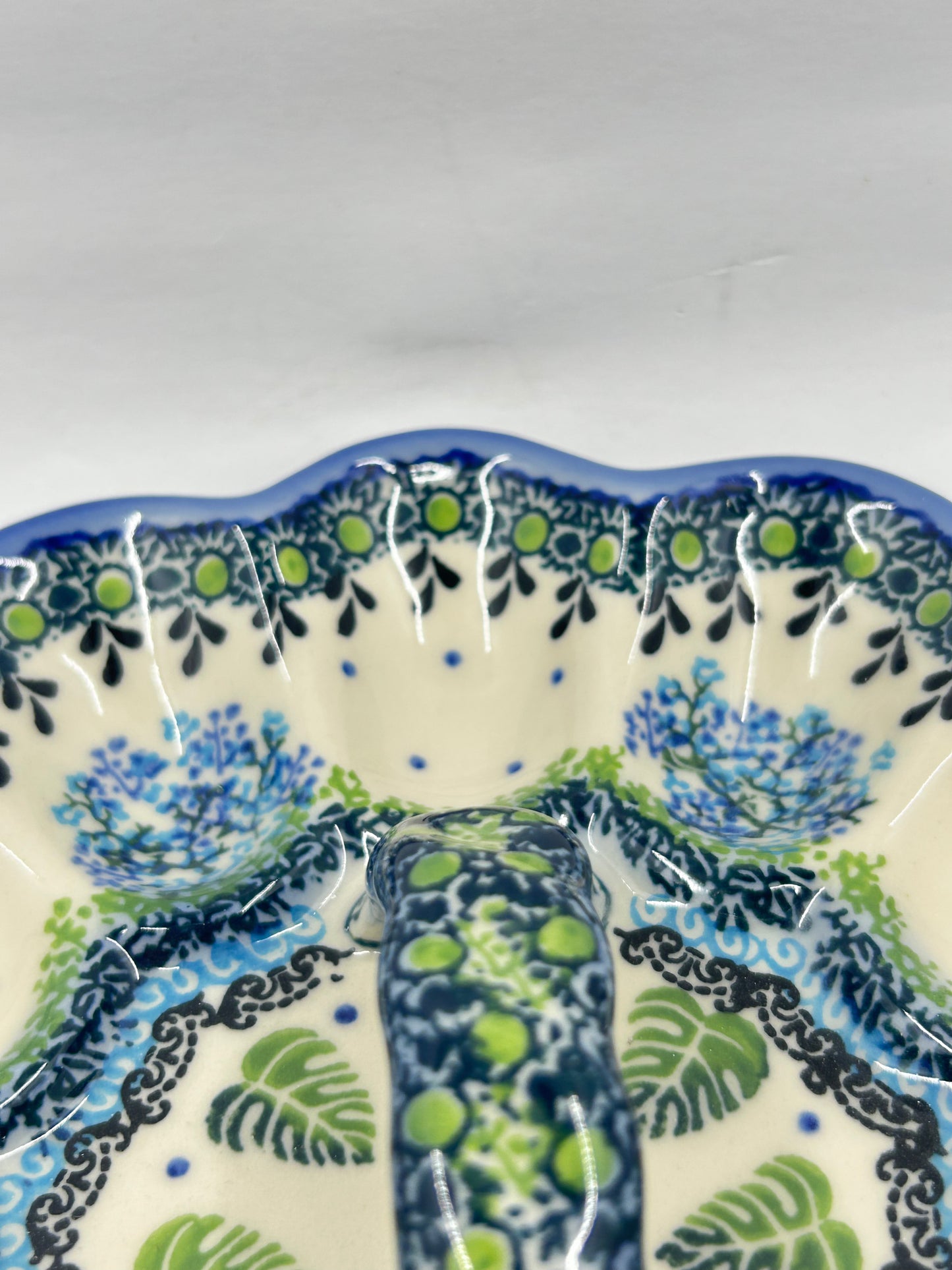T13 Egg Dish with Handle - U-E3
