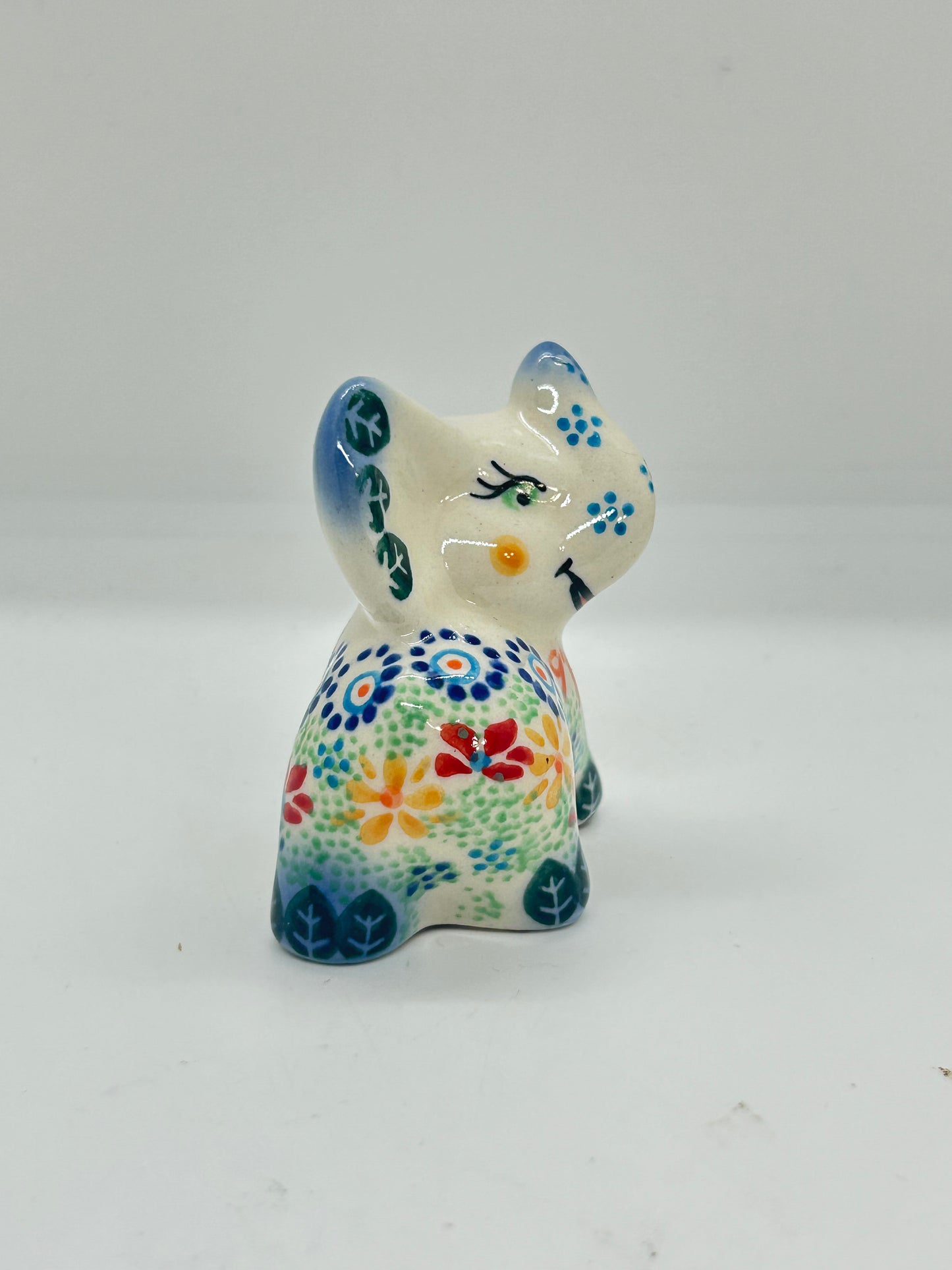 Standing Elephant - U-KL