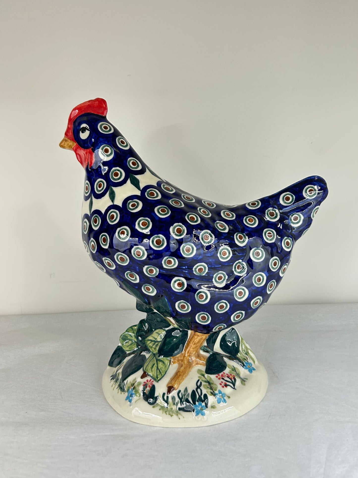Farm Chicken Figurine - D43