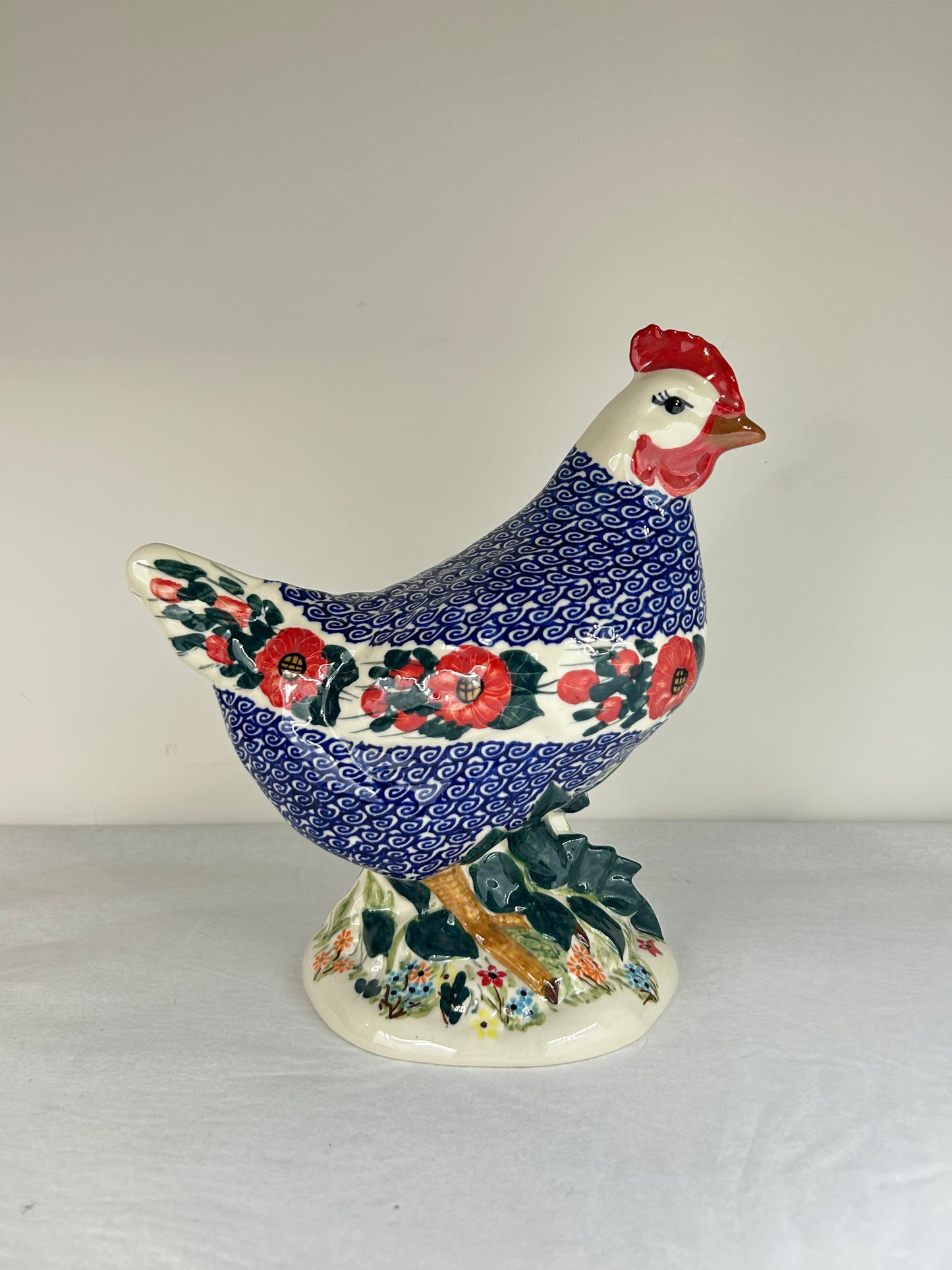 Farm Chicken Figurine - D15