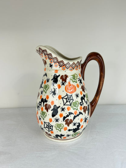 Large Pitcher - D90