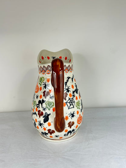 Large Pitcher - D90