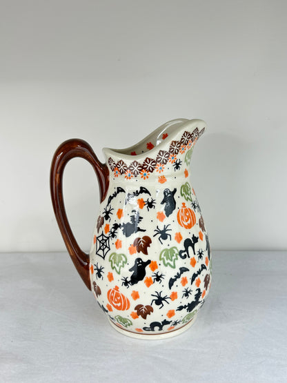 Large Pitcher - D90