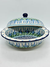 Load image into Gallery viewer, Baker ~ Wavy Edge Oval with Lid ~ 9.5 inch ~ 3300X ~ T4!