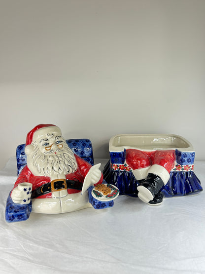Santa with Cookie and Christmas List Box - D20