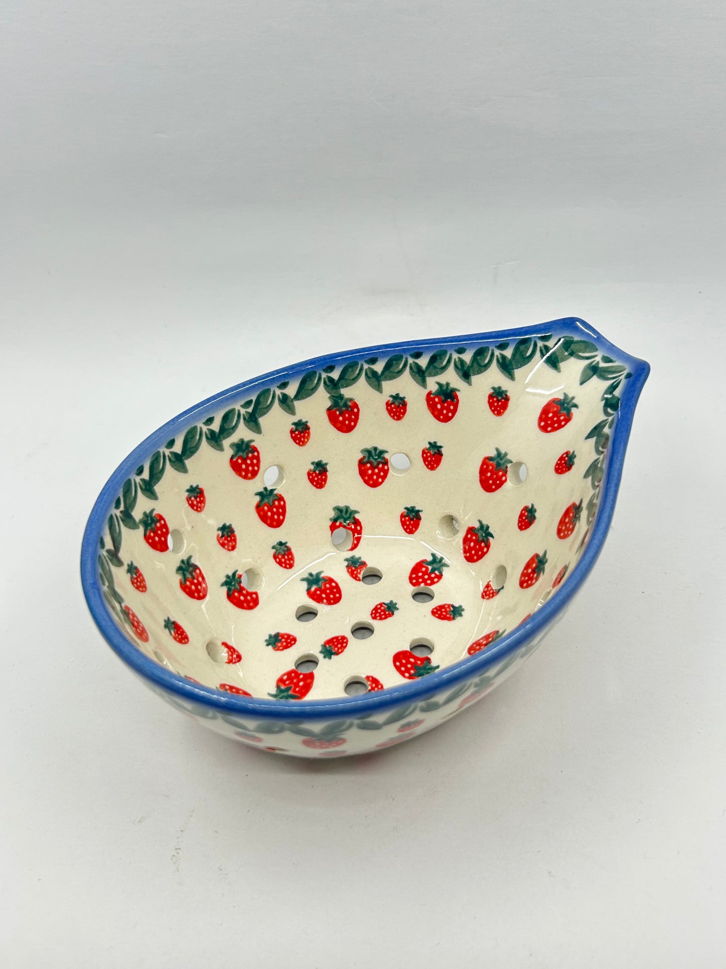 A506 Colander - D139