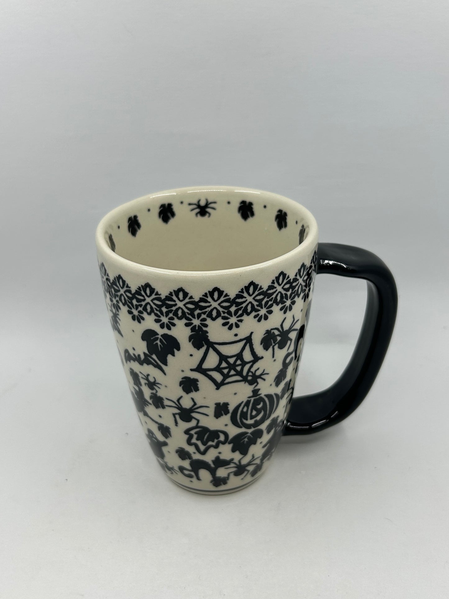A40 Black Halloween 16 oz. mug - D92