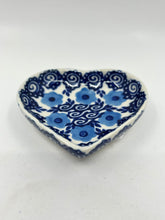 Load image into Gallery viewer, A7 Saucer Heart - D98