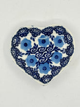 Load image into Gallery viewer, A7 Saucer Heart - D98