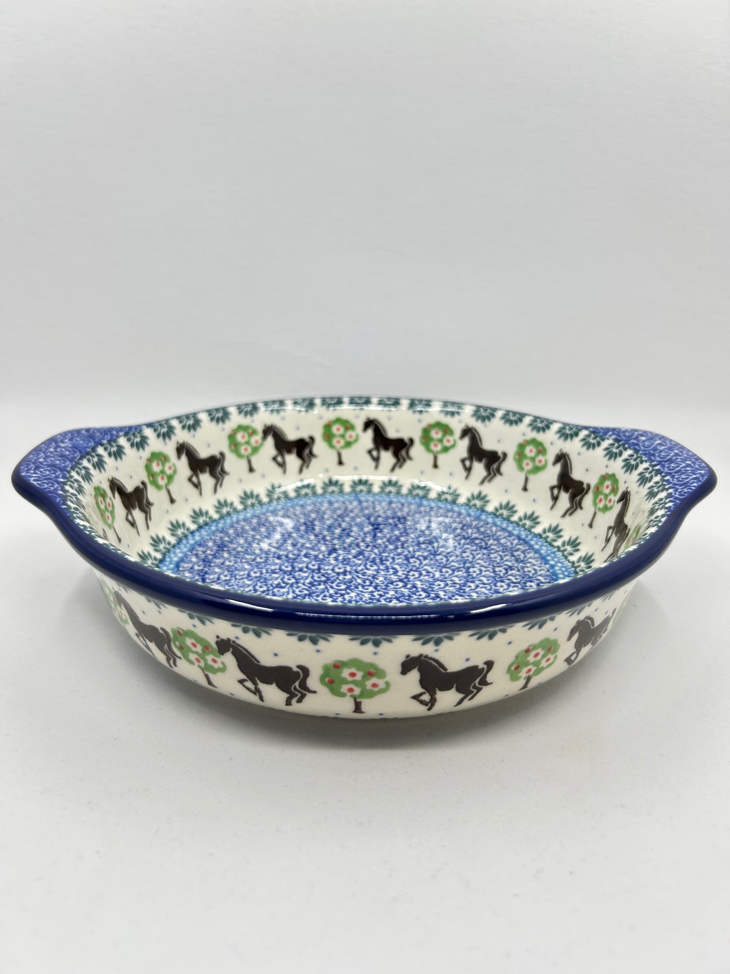 Baker ~ Round w/ Handles ~ 8 inch ~ 2256X - T4!